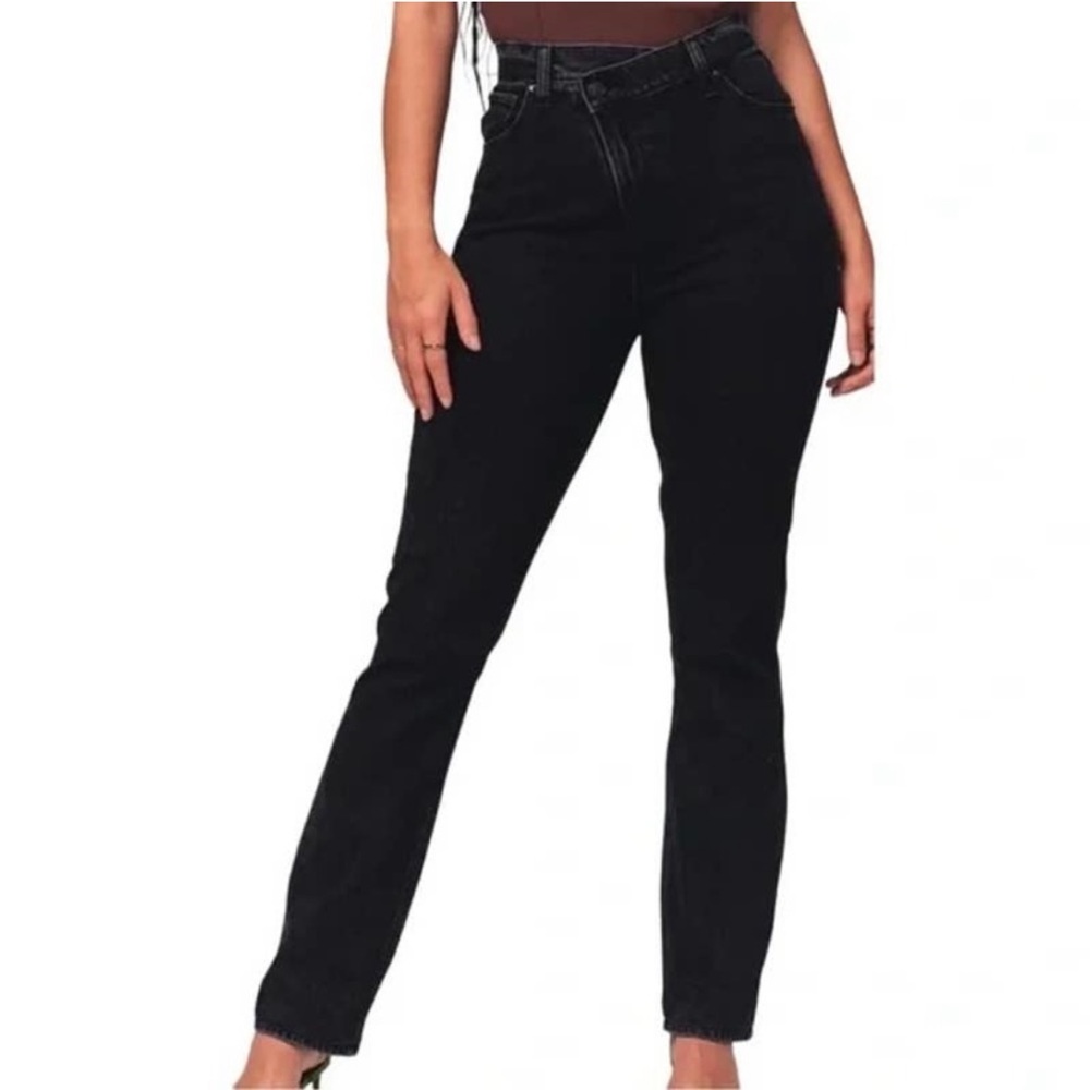 Abercrombie Curve Love 90’s Straight Leg Ultra High Rise Jeans - Size 4/27
